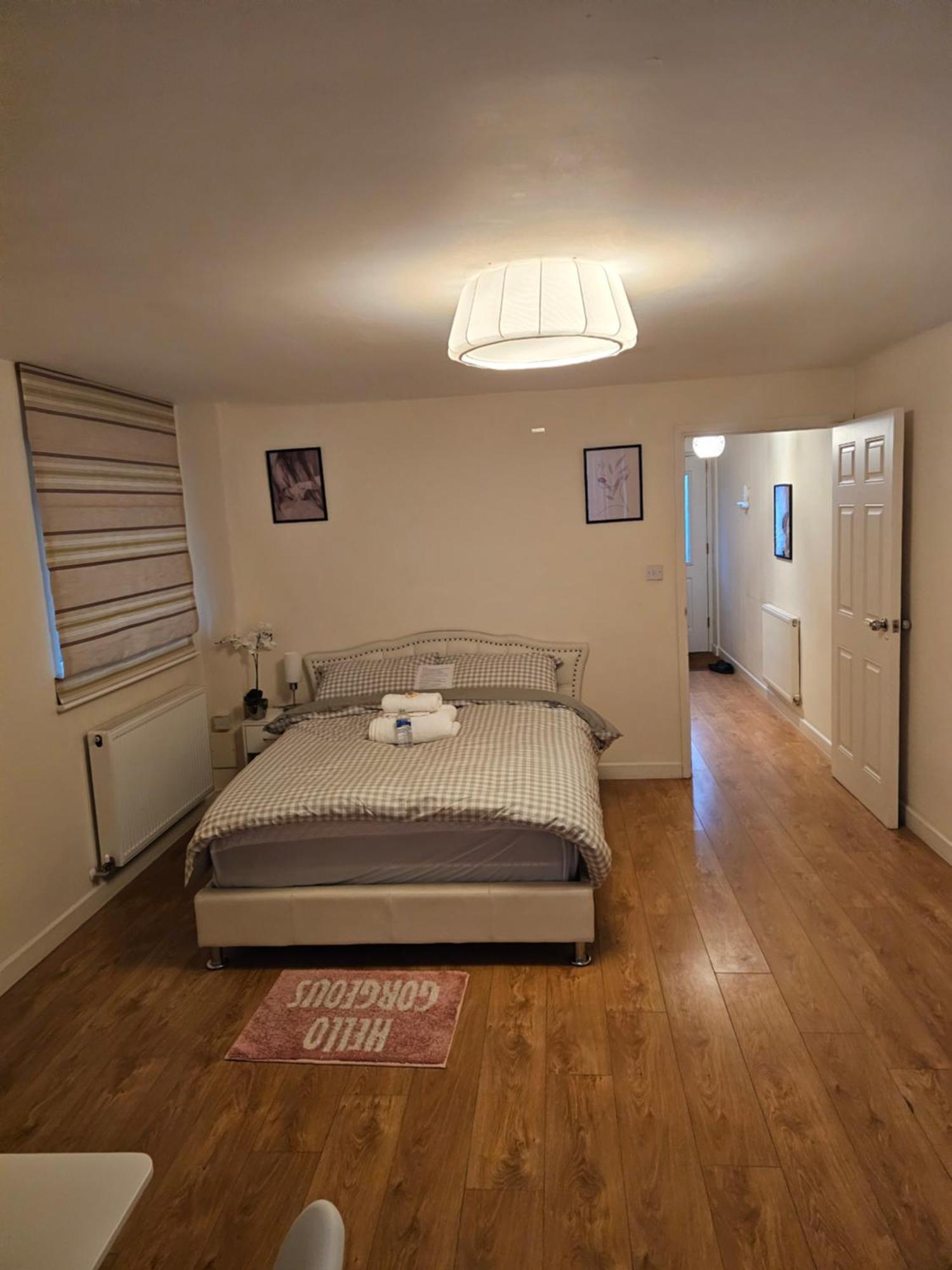 Extra Large Bedroom Dartford Bagian luar foto