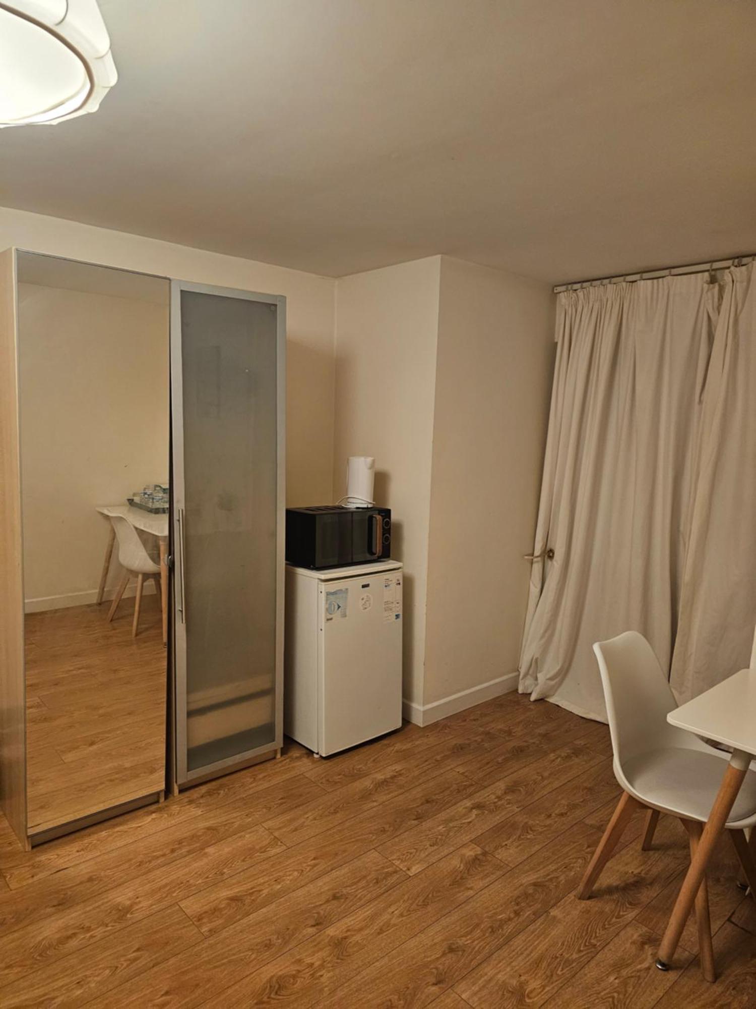 Extra Large Bedroom Dartford Bagian luar foto
